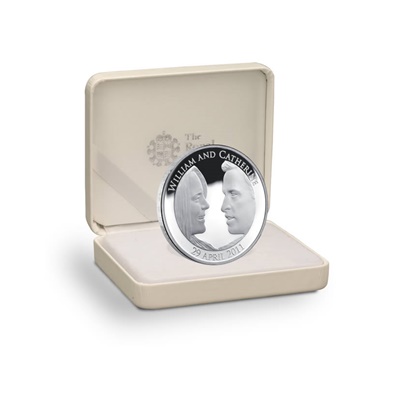 2011 Silver Proof £5 Crown - The Royal Wedding - Click Image to Close